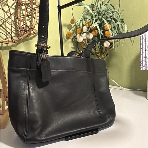 Vintage Coach Black Leather Shoulder Bag - www.itsg.com.tn